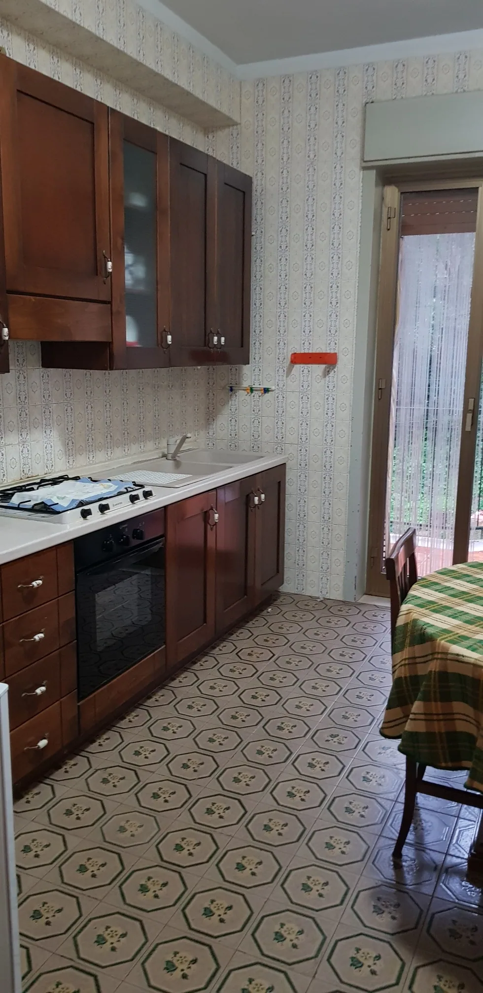Avventente appartamento in via F. De Roberto