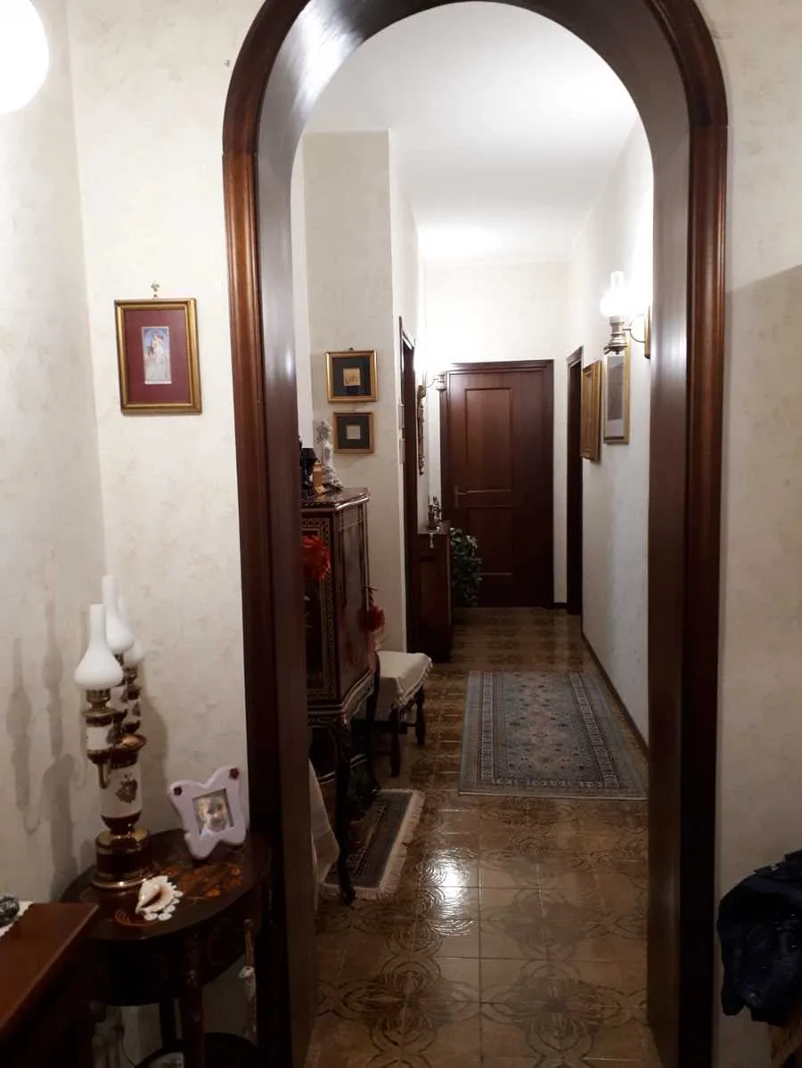 Elegante appartamento con garage in via Amari