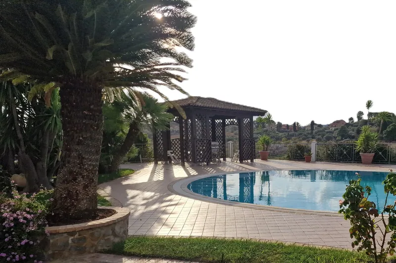 Magnifica villa con piscina — Trattativa riservata
