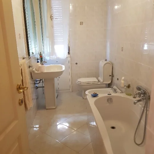 Splendido appartamento ristrutturato in via Toniolo (zona via Leone XIII)